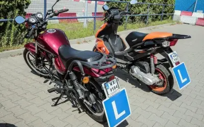 Czy motorower jest pojazdem silnikowym? Sprawdź ważne informacje!