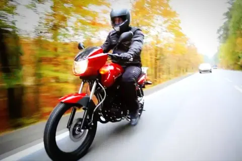 Czy można jeździć motorowerem na dowód? Sprawdź ważne przepisy