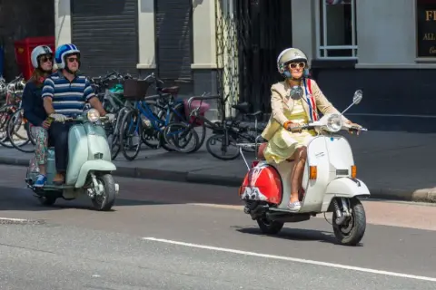 Jaki kask na motorower? Wybierz najbezpieczniejszy i komfortowy model