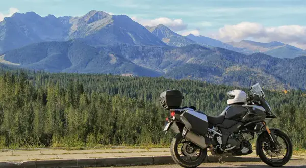 Fajna trasa motocyklowa w Polsce: odkryj malownicze widoki i atrakcje