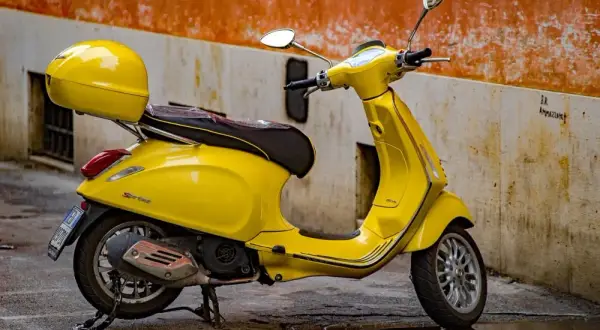 Ile kosztuje ubezpieczenie motoroweru? Sprawdź, co wpływa na cenę