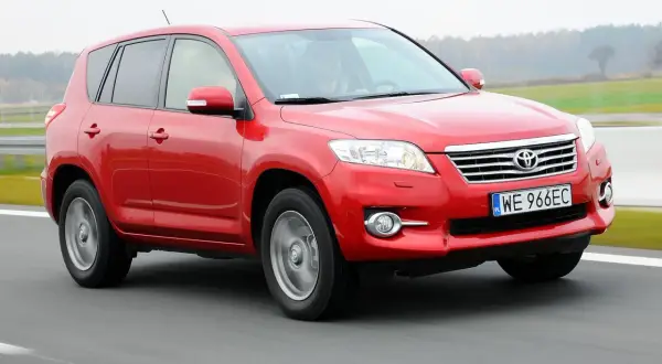 Toyota RAV4 III jaki silnik wybrać, aby uniknąć problemów z awariami?