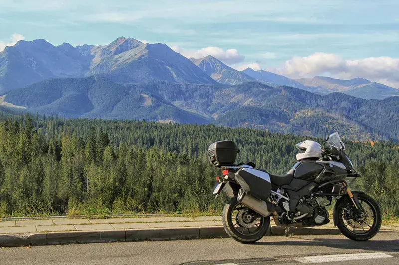 Fajna trasa motocyklowa w Polsce: odkryj malownicze widoki i atrakcje