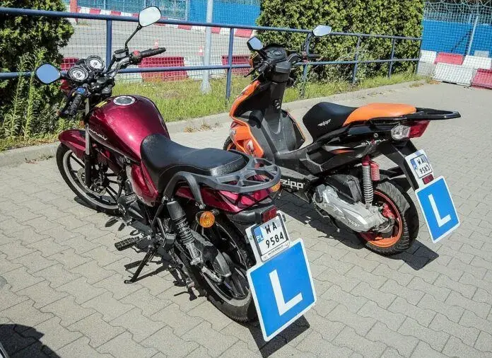 Czy motorower jest pojazdem silnikowym? Sprawdź ważne informacje!