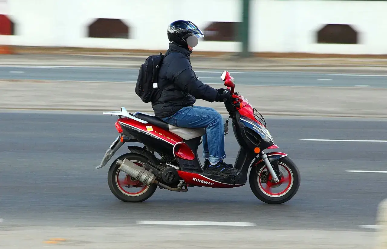 Zdjęcie Ile kosztuje przegląd motoroweru? Sprawdź, co musisz wiedzieć!